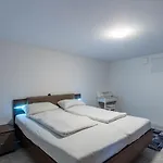 Voyage Hotel *