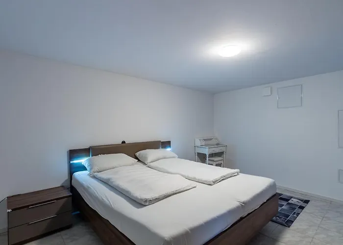 Voyage Hotel *