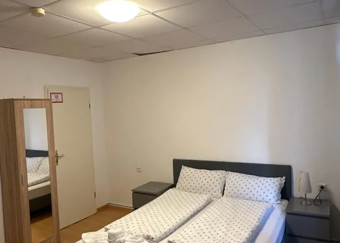 Voyage Hotel *